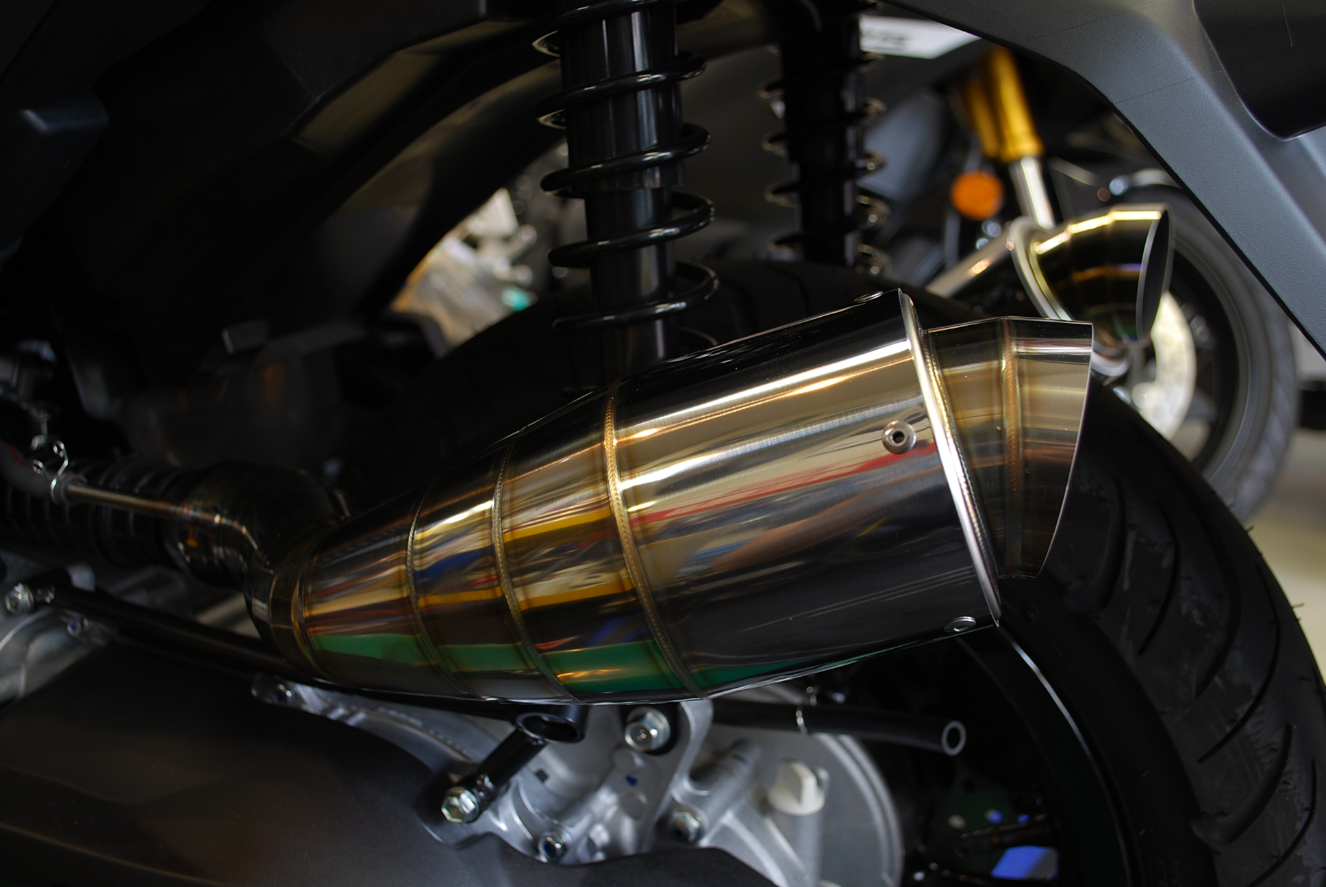 トリシティ　バーハン　ADIO カスタム 013